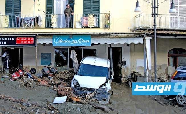 إيطاليا تعلن حالة الطوارئ في جزيرة إيسكيا بعد انزلاق التربة