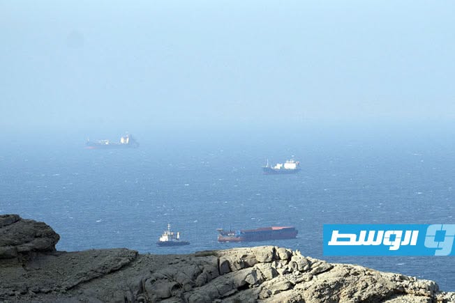 تعليق خطة إجلاء البحارة العالقين في مضيق هرمز بعد هجوم في خليج عُمان