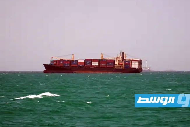 الحوثيون يحذرون شركات الشحن من التحميل أو التفريغ بموانئ السعودية