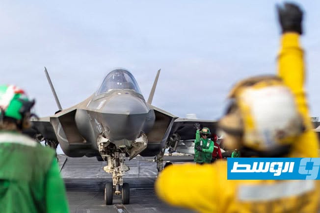 طائرة أميركية تطلق النار على سفينة حاولت كسر الحصار على موانئ إيران