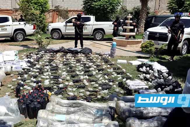 بينها صواريخ ومسيرات.. سورية تعلن ضبط شحنة أسلحة على الحدود مع العراق